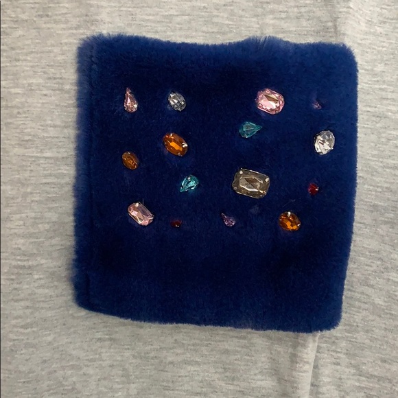 Zara // tshirt with fur jewel pocket - Picture 2 of 3